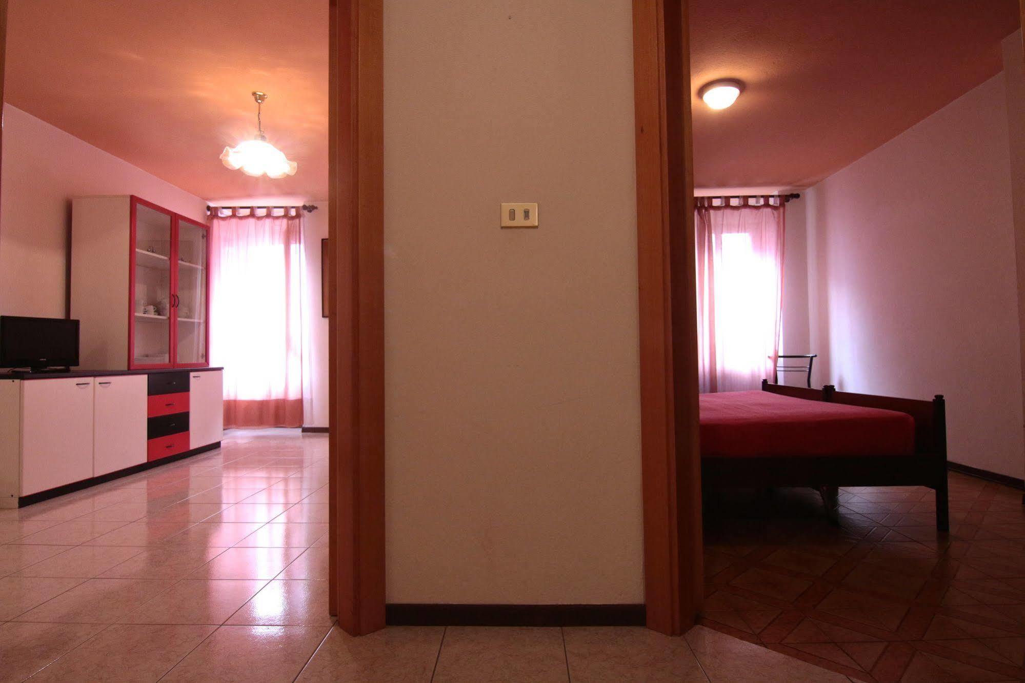 Aparthotel Mama 2*